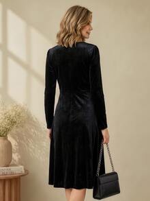 EMERY ROSE Middle-Aged Women Solid Color Round Neck Button Decor Waist-Cinching Slimming Long Sleeve Dress - Black - View 2