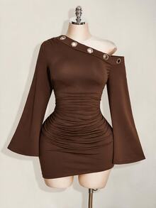SHEIN ICON 女款大尺碼金屬孔眼不對稱單肩修身洋裝 秋季 - 棕色 - 查看 3