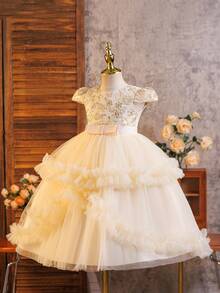 SHEIN Glamorique Kids 女童長款花卉洋裝 香檳色網紗刺繡婚禮派對公主禮服 香檳色蕾絲刺繡多層網紗荷葉邊花童公主裙 - 香檳色 - 查看 4