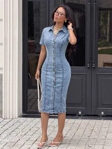 Rivivi فستان جينز مغسول بياقة وأزرار بقصة ضيقة وفتحة جانبية للنساء - الأزرق - مشاهدة 2