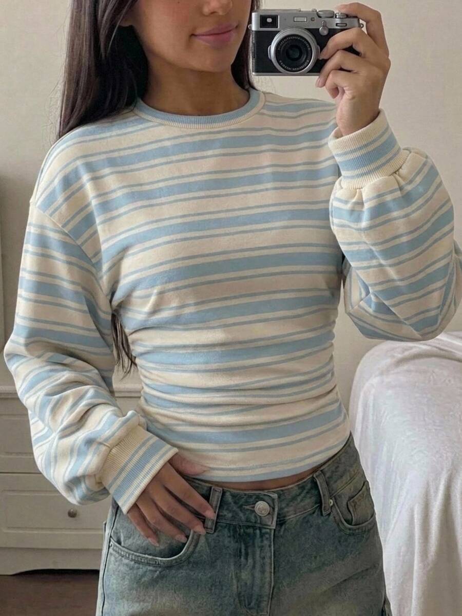 SHEIN 青少年女孩對比條紋印花落肩抽褶腰短版運動衫 - 藍色 - 查看 1