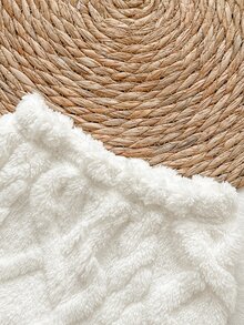SHEIN Vintaside Kids 2件組新生女嬰外套＋連腳褲，可愛甜美白色粉色 3D 熊耳蝴蝶結毛絨長袖連帽加厚款，適合冬季聖誕節與秋季假期 - 白色 - 查看 7
