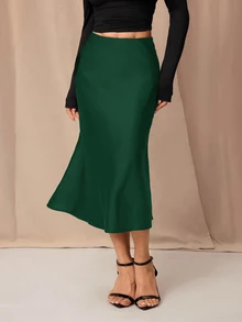 SHEIN PETITE 黑色高腰純色緞面質感裙，適合舞蹈與日常穿著 - 墨綠色 - 查看 3