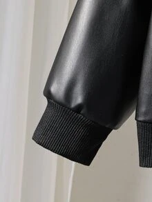 SHEIN Playful Pals 1件幼童男孩PU皮革飛行員夾克，帥氣黑色國王皇冠印花，拉鍊開襟長袖立領，正裝版型，生日秋季假期聖誕外套 - 黑色 - 查看 3