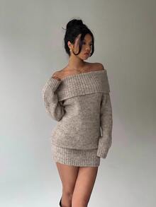 Aloruh 秋冬灰色年輕辣妹露肩翻領特殊領長袖迷你灰色上寬下窄女款針織洋裝 - 卡其色 - 查看 4