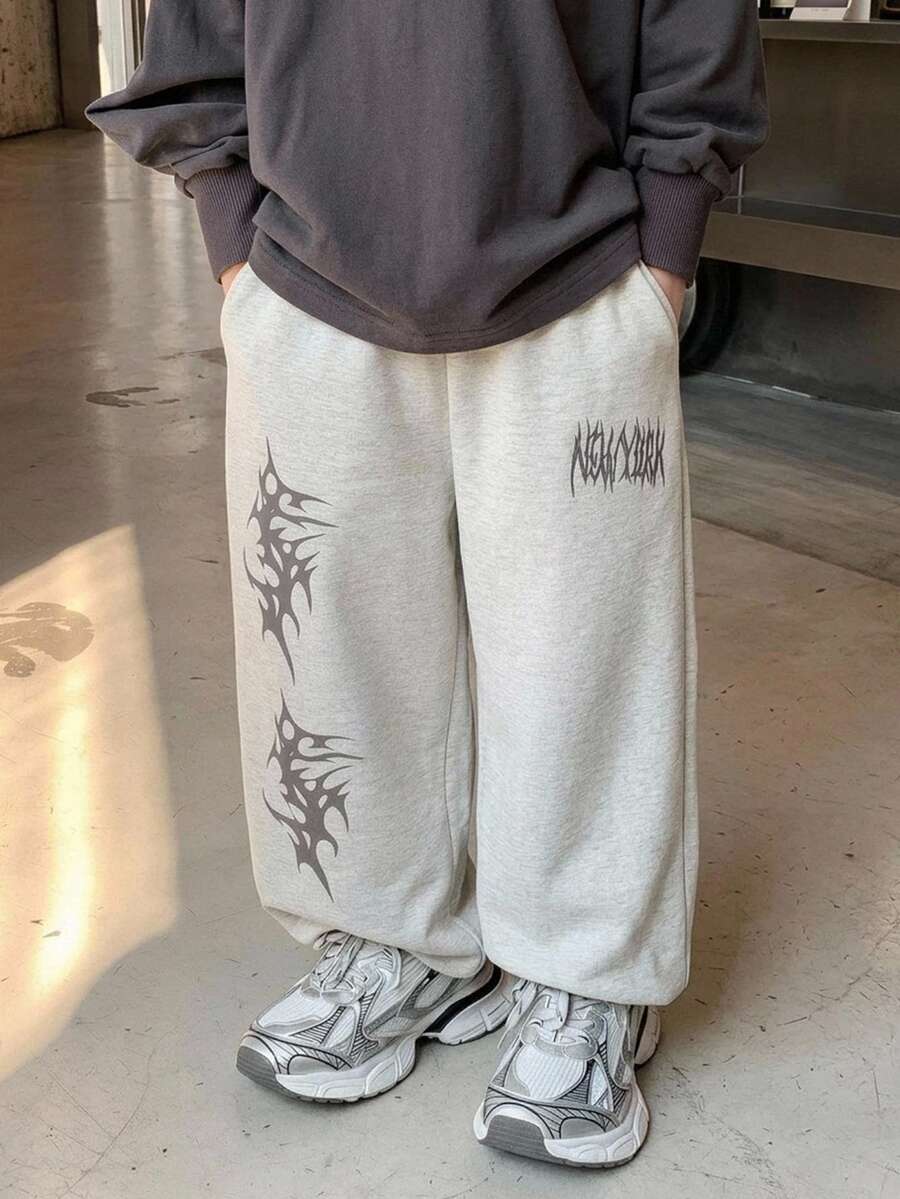 SHEIN 小男孩字母圖案彈性腰寬腿長褲 - 灰色 - 查看 1