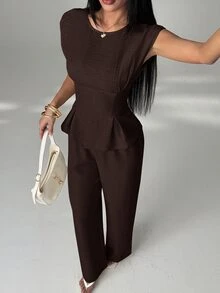 SHEIN PETITE طقم نسائي من قطعتين بلوزة بخصر مشدود وتكسيرات مع بنطلون واسع الساق - بني - مشاهدة 2