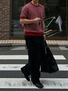 DAZY 男士短袖條紋圓領鈕扣不對稱門襟針織上衣 - 酒紅色 - 查看 5