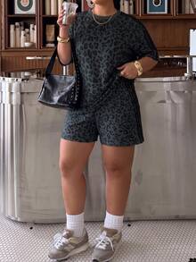 Muchica Plus Size Women Dark Gray Leopard Print Crew Neck Short Sleeve Top And Side Stripe Shorts Casual 2 Pieces Set - Dark Grey - View 3