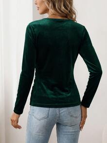 SHEIN Holidaya Vintage Dark Green Velvet V-Neck Cross Long Sleeve Top Side Button Ruched Waist Slim Fit Base Layer Shirt Elegant Slenderizing French Style Commute Inner Wear T-Shirt Suitable For Daily Commute Thanksgiving Christmas - Green - View 2