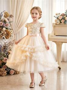 SHEIN Glamorique Kids 女童長款花卉洋裝 香檳色網紗刺繡婚禮派對公主禮服 香檳色蕾絲刺繡多層網紗荷葉邊花童公主裙 - 香檳色 - 查看 5