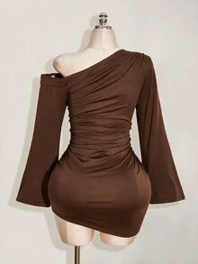 SHEIN ICON 女款大尺碼金屬孔眼不對稱單肩修身洋裝 秋季 - 棕色 - 查看 2