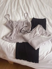DAZY Set Loungewear Atasan Cami dengan Trim Renda & Jubah - Dusty Purple - View 3
