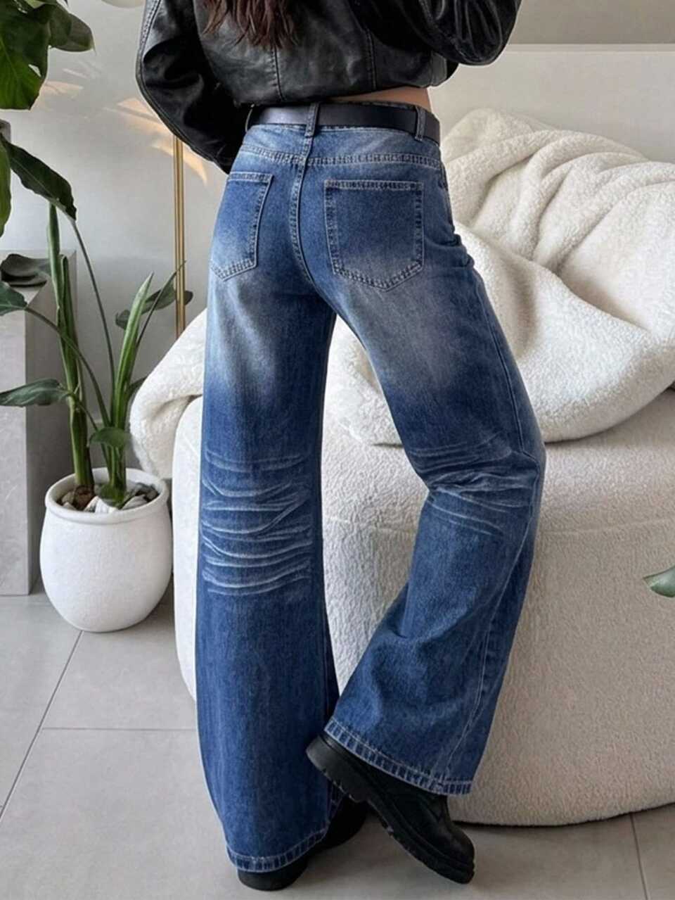 Women's Casual Daily Travel Denim Jeans With Pockets And Buttons