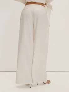 MUSEYN White Wide Leg Concealed Zip Trouser Classy Date Night Chic Evening Fall - Cream - View 4