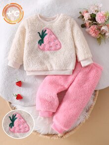 女嬰居家服套裝 可愛3D草莓刺繡 柔軟毛絨面料 睡衣2件組 嬰兒幼童圓領長袖收口褲 秋冬珊瑚絨甜美配色 適合居家與外出穿著 - 粉色 - 查看 3