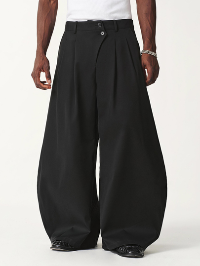 STYNVO Herrenhose mit extra weiter, entspannter Passform und gefalteter Vorderseite in Schwarz