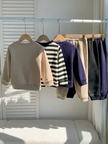 SHEIN 小男孩秋冬保暖內裡加厚卡通熊針織軟綿圓領長袖套頭運動衫彈性腰長褲6件套百搭舒適 - 彩色 - 查看 2