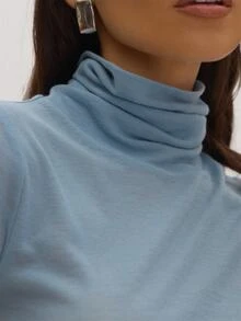MUSEYN Atasan Biru Transparan Leher Turtleneck Lengan Pendek, Elegan untuk Kencan Malam, Chic untuk Musim Gugur - Biru - View 6