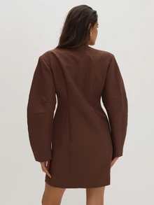 MUSEYN Gaun Blazer Oversized Berstruktur Kepompong Tenun Cokelat, Elegan untuk Kencan Malam, Chic, Musim Gugur - Coklat - View 5