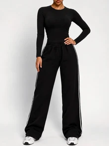 StreetHx 2PCS Women's Autumn/Winter Sports Set Black And White Striped Sweetro Style Tight Crew Neck Long Sleeve Side Patchwork Contrast Stripe Top Pants Gym - Black - View 4