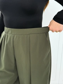 Shapeblank Women's Plus-Size Green Elastic-Waist Cropped Harem Pants – Stylish, Casual, Loose & Comfortable For Spring/Autumn,Curve Pants,Fall Outfits,Bottom - Green - View 6