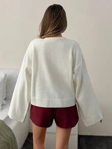 SHEIN كنزة صوفية محبوكة بياقة طاقم فضفاضة مع تطريز الكرز - أبيض - مشاهدة 2