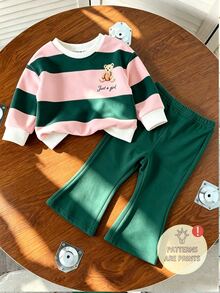 女童幼兒可愛熊圖案兩件套，粉色與綠色對比寬條紋圓領套頭衛衣，精緻字母印花，羅紋袖口，搭配深綠色喇叭長褲，寬鬆舒適版型，甜美時尚休閒穿搭，適合春秋冬季日常穿著，兒童服飾，聖誕節、萬聖節、開學季 - 彩色 - 查看 4