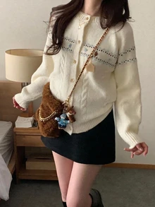 DAZY Cardigan Sweater Hamil dengan Motif Geometris Kancing Tunggal, Modis Kasual, Kreatif, Personal, Segar, dan Imut - Krem - View 7