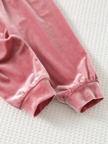 Cozy Pixies 女嬰字母皇冠刺繡天鵝絨圓領長袖套頭運動衫與彈性腰錐腳褲 2件組 幼兒女童服裝 舒適百搭時尚休閒可愛簡約全能風格 適用秋冬室內外 滑雪 開學 日常運動玩耍 派對 節日 萬聖節 聖誕節 新年 情人節 多種場合 - 粉色 - 查看 6