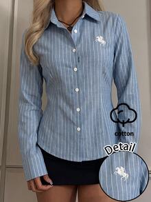 SHEIN EZwear 女款藍白條紋長袖修身顯瘦優雅時尚白色刺繡馬頭通勤商務襯衫 - 藍白色 - 查看 1