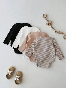 Cozy Pixies مجموعة ملابس أطفال حديثي الولادة للبنات والأولاد للخريف والشتاء، رومبير بأكمام طويلة بلون سادة لطيف، طقم من 4 قطع، محبوك ناعم برقبة دائرية مخطط وملون متعدد القطع - متعدد الألوان - مشاهدة 2