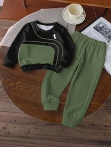 男童條紋馬匹印花黑綠拼接圓領運動衫與綠色長褲兩件套，休閒運動跑步街頭風學院風基礎日常穿搭，適合秋冬，4歲至7歲 - 白色 - 查看 3