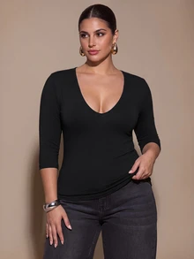 SHEIN BAE CURVE 大尺碼女款黑色深V領休閒七分袖T恤 - 黑色 - 查看 7