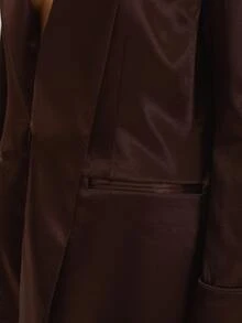 MUSEYN Blazer dengan detail syal satin cokelat dan bantalan bahu oversized, elegan untuk kencan malam di musim gugur. - Coklat - View 6