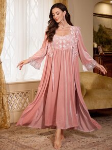 PalaceNights French Vintage Embroidered Lace Velvet Long Robe + Camisole Dress 2pcs Set - Pink - View 4