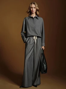 Anewsta Essential Kemeja Tenun Wanita Komuter Elegan Warna Abu-abu dengan Plaket Tersembunyi dan Kerah Oversized - Grey - View 2