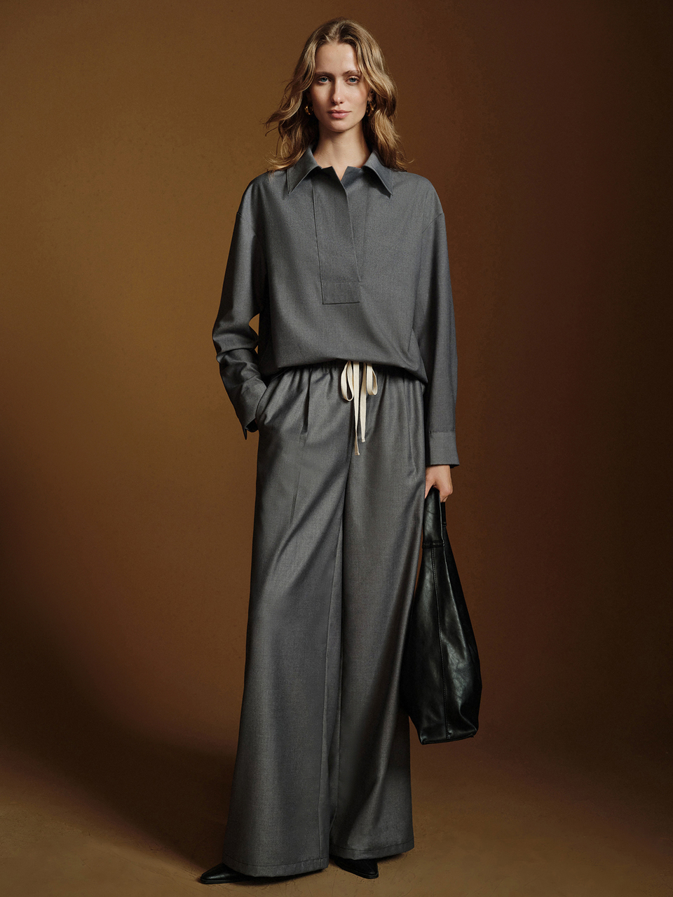 Anewsta Elegant Commuter Women's Grey Hidden Placket Woven Shirt With Oversized Collar