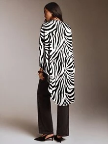 COSMINA Atasan Asimetris Motif Zebra Elegan Kasual Terbaru untuk Wanita - Hitam dan Putih - View 2