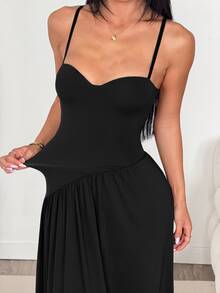 SHEIN PETITE فستان نسائي بلون موحد بحمالات رفيعة طويلة - الأسود - مشاهدة 12