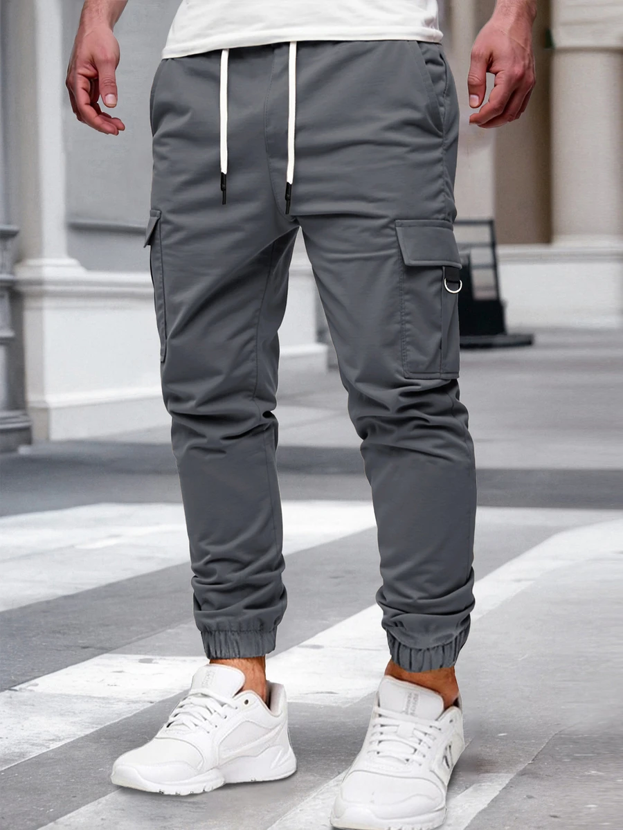 Manfinity CasualCool 男士成熟休閒黑色多口袋工裝束口慢跑長褲 - 深灰色 - 查看 1