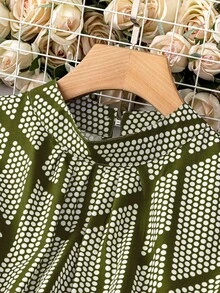 SHEIN 大尺碼女款波點圖案立領長袖優雅襯衫 - 軍綠色 - 查看 5