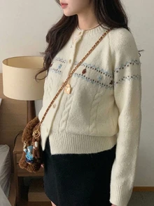 DAZY Cardigan Sweater Hamil dengan Motif Geometris Kancing Tunggal, Modis Kasual, Kreatif, Personal, Segar, dan Imut - Krem - View 6