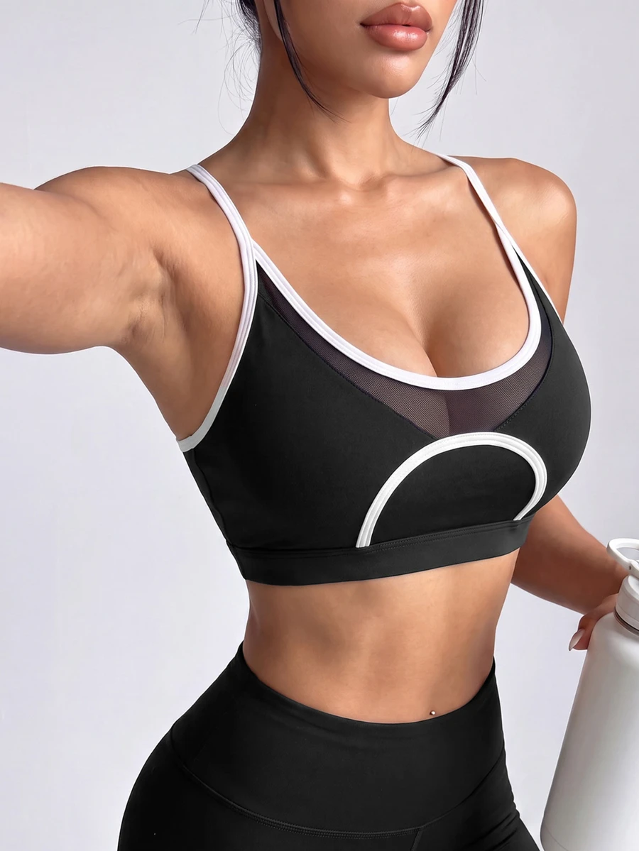 Dewbera Dewbera Women's Black & White Contrast Color Mesh Patchwork Sports Bra - Black and White - View 1