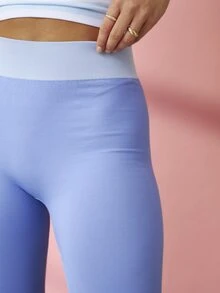 Aralina Pakaian Santai Aktif Wanita Set Dua Potong Tanpa Jahitan Garis Kontras Warna Tali Cami Top dengan Legging Pilates Gym Dua Potong - Blue and White - View 7