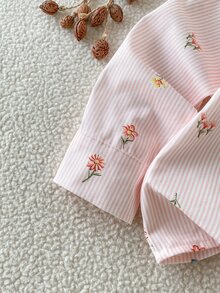 SHEIN 女童春秋款仿刺繡花卉圖案粉色與白色條紋花朵印花長袖襯衫，清新輕盈舒適，適合室內外穿著 - 粉色 - 查看 9