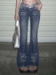 DAZY Celana Jeans Denim Vintage Wanita Warna Biru Tua Pudar dengan Detail Usang, Pinggang Rendah, Dekorasi Rivet, Potongan Slim Fit, dan Kaki Mengembang - Biru - View 3