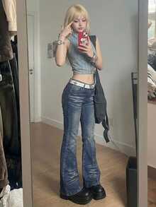 DAZY Celana Jeans Denim Vintage Wanita Warna Biru Tua Pudar dengan Detail Usang, Pinggang Rendah, Dekorasi Rivet, Potongan Slim Fit, dan Kaki Mengembang - Biru - View 9