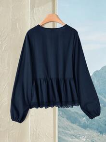 Rusticease Blus Wanita Warna Polos Leher Bulat Lengan Panjang Kancing Tunggal dengan Hem Berkerut untuk Kantor Warna Biru Tua Musim Gugur Elegan Kasual - Navy Blue - View 2