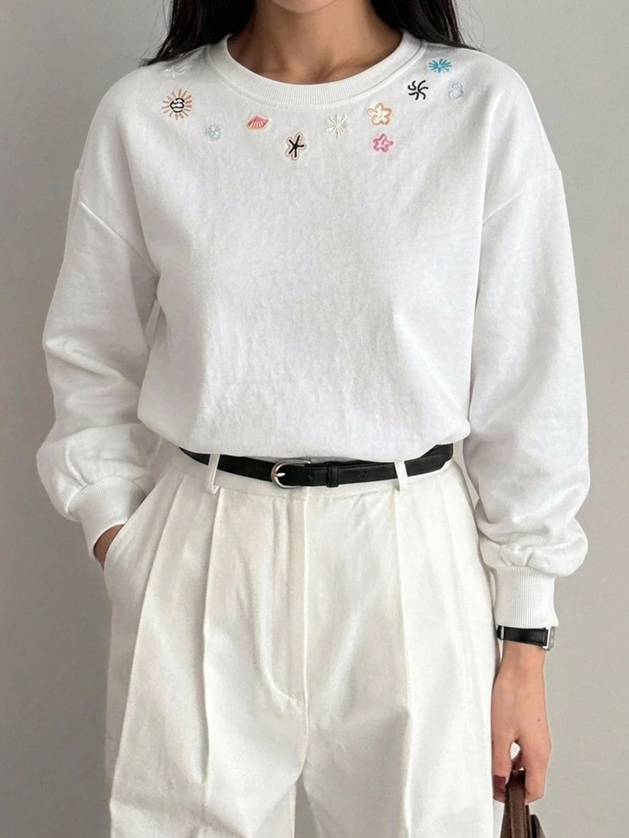 DAZY Women's Round Neck Short Sleeve Printed Casual Pullover T-Shirt - White - View 1
